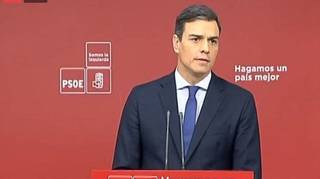Sánchez embarca al PSOE en una incierta moción para obligar a Rivera a retratarse