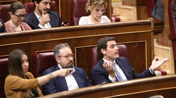 Albert Rivera, en su escaño durante el debate sobre la moción de censura contra Mariano Rajoy.