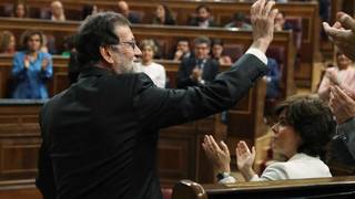 Ussía no tiene piedad con Rajoy en una carta de despedida que le deja de cobarde