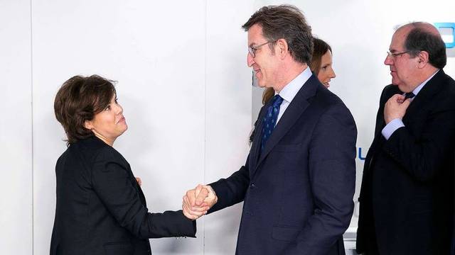 Rajoy chafa los planes de Soraya: ella quería más tiempo para reunir apoyos en el PP