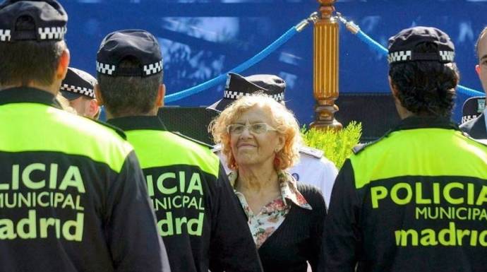 Manuel Carmena, en un acto con policías municipales.
