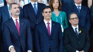 Pinchazo del independentismo: el Rey recibido con aplausos en Tarragona y ante Torra