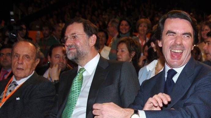 Aznar, junto a Rajoy y Fraga, en la Convención del PP de 2006
