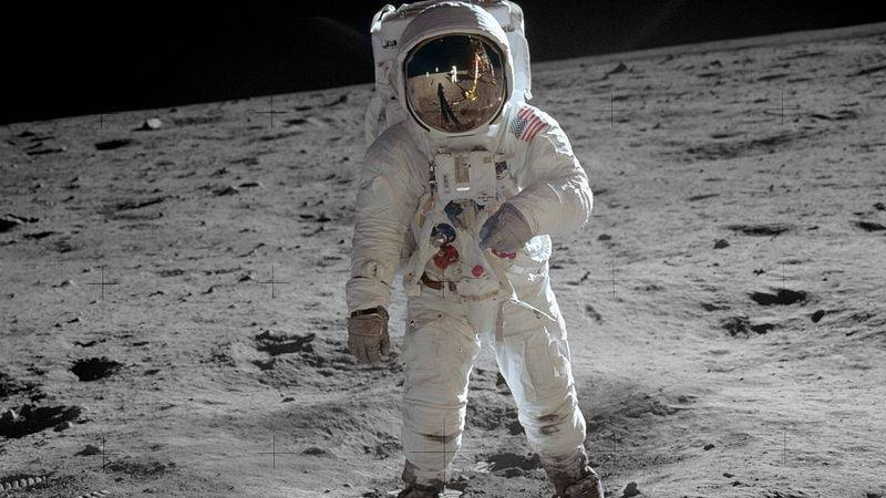La icónica imagen del astronauta Aldrin fotografiado por su compañero Armstrong en la superficie lunar