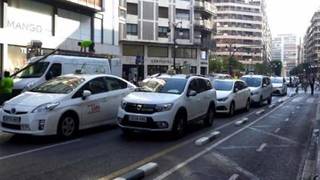 Tercer día de la huelga del taxi en Valencia: objetivo Ábalos