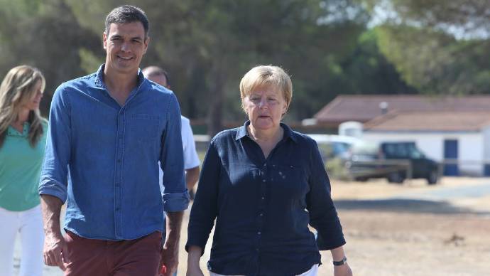 Sánchez, con Merkel en Doñana el pasado 12 de agosto