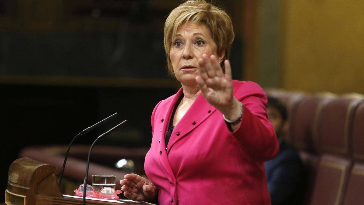Celia Villalobos ha dejado de ser miembro de la Diputación Permanente del Congreso.