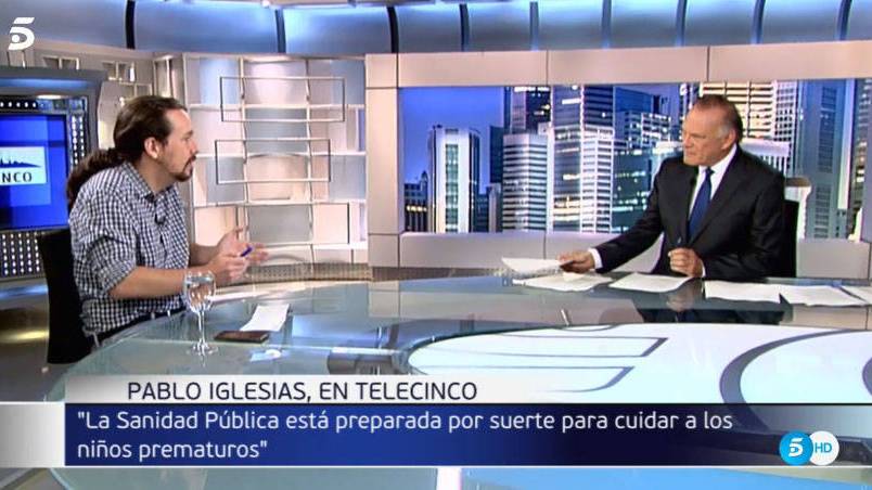 Iglesias durante la entrevista con Piqueras.