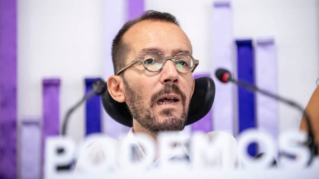 Pablo Echenique, número dos de Podemos, en una rueda de prensa en la sede del partido morado.