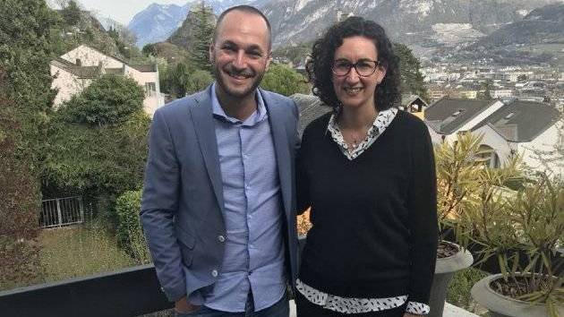 Marta Rovira posa en Suiza junto al diputado suizo Mathias Reynard (Twitter Mathias Reynard).