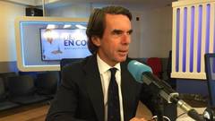 Aznar arremete contra Rajoy pero sugiere una 