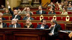 Tragicomedia en el Parlament: el polvorín del independentismo estalla y abrasa a Torra