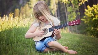¿Sabes que la música trasforma el cerebro infantil?