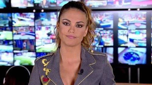 Lara Álvarez pone en órbita Telecinco con un revés inesperado a Miriam Saavedra