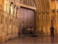 Molestando en otra Misa: ahora en la Catedral de Valencia