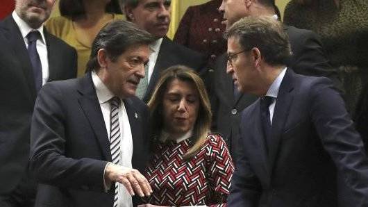 Javier Fernández y Susana Díaz, compartieron este jueves el acto del Congreso. Junto a Alberto Núñez Feijóo.