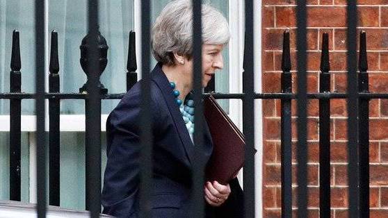 Theresa May, saliendo de su residencia en Downing Street.