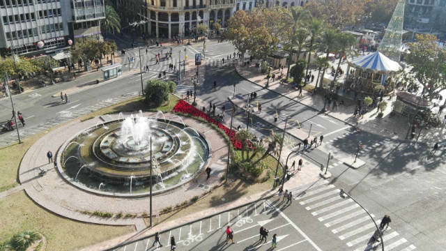 Imagen de la Plaza del Ayuntamiento, peatonalizada en Navidad