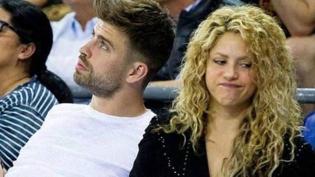 Pique y Shakira, asistiendo a un evento deportivo.