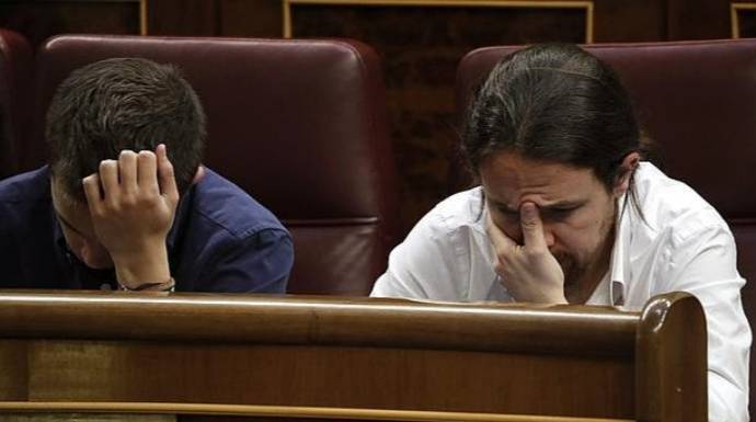 Errejón e Iglesias, otra vez a la greña en Podemos.
