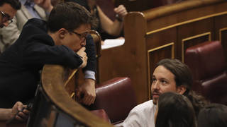 Errejón deja tirado a Iglesias, se pasa a las filas de Carmena y hunde del todo a Podemos en Madrid