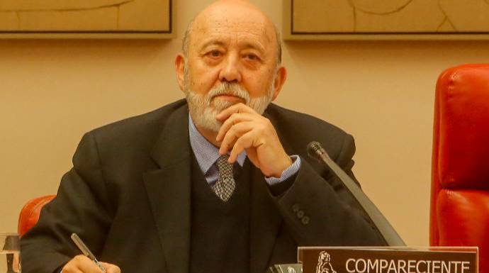 El director del CIS, José Félix Tezanos, este jueves en el Congreso.