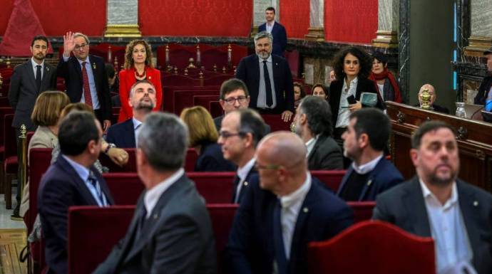 La foto que evidenció la guerra entre Puigdemont y Junqueras en el Supremo.