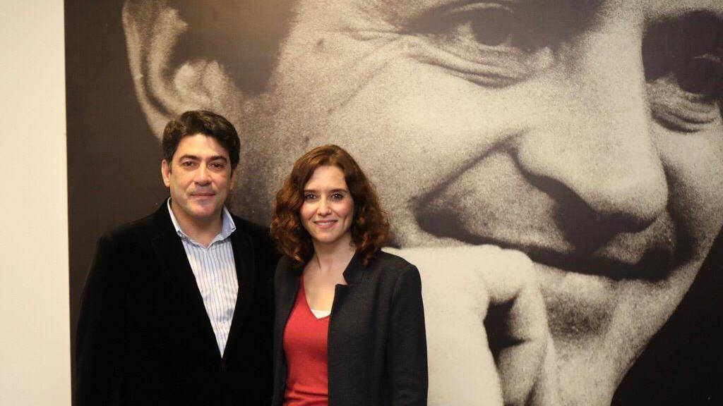 Isabel Díaz Ayuso junto a David Pérez.