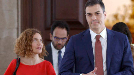 Pedro Sánchez y la ministra Batet