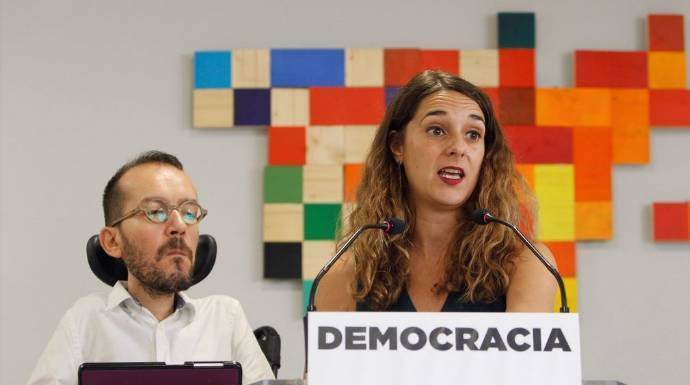 Pablo Echenique y Noelia Vera, los portavoces de Podemos.