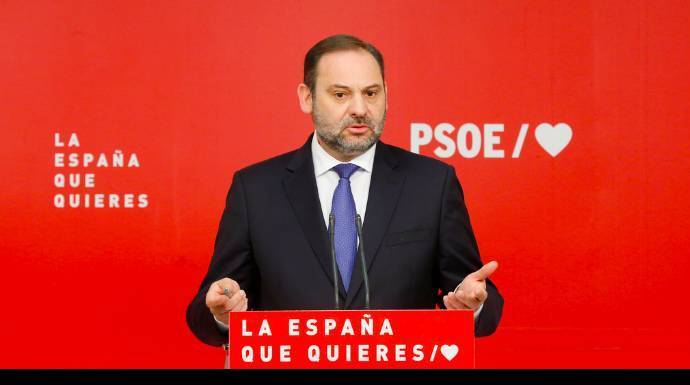 El secretario de Organización del PSOE, José Luis Ábalos, este lunes en Ferraz.