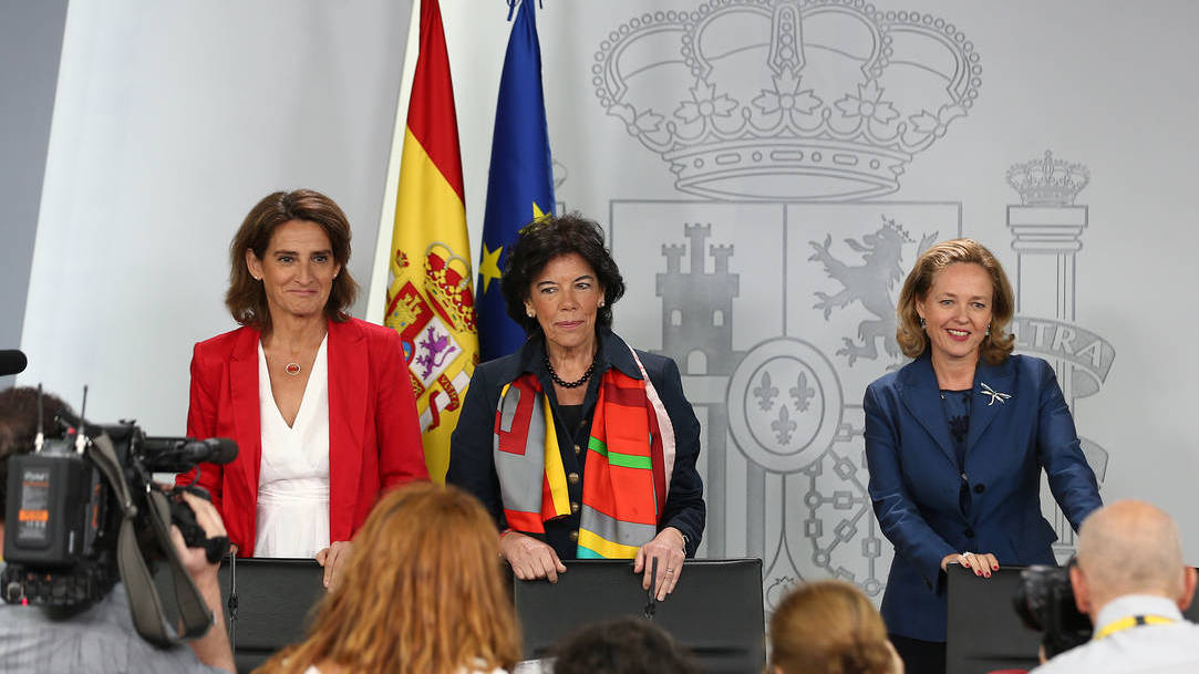 Las ministras Ribera, Celáa y Calviño, antes de comenzar una rueda de prensa tras el consejo