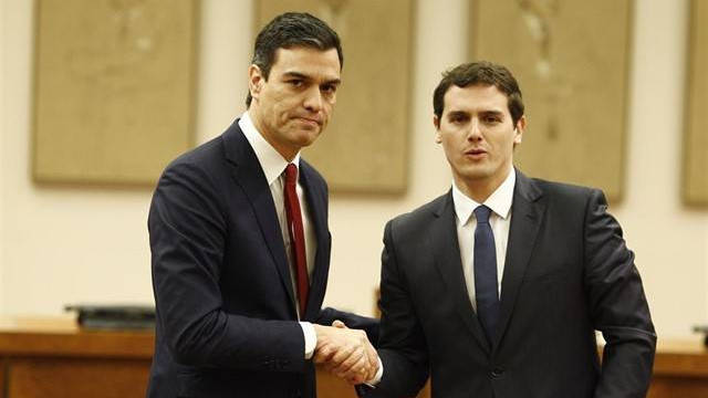Rivera y Sánchez, cuando firmaron su acuerdo frustrado tras las Generales de 2015