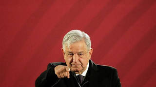 La rotundidad del indio mexicano que defiende a España y llama tonto a López Obrador