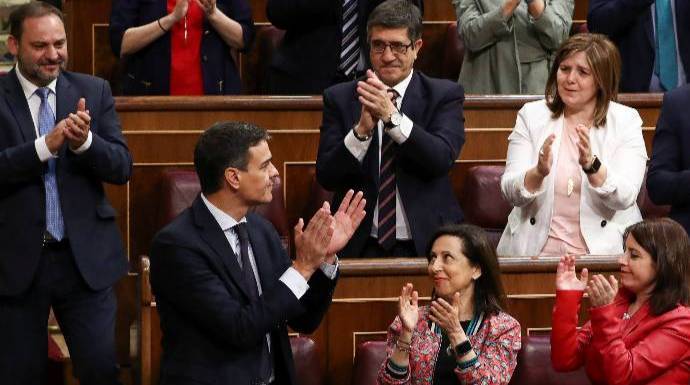 Pedro Sánchez, tras pronunciar su discurso en la moción de censura contra Rajoy.