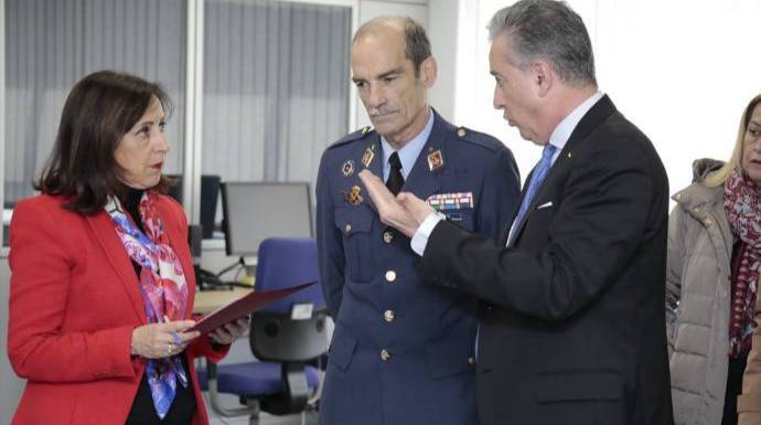 Margarita Robles, en una visita a instalaciones militares.