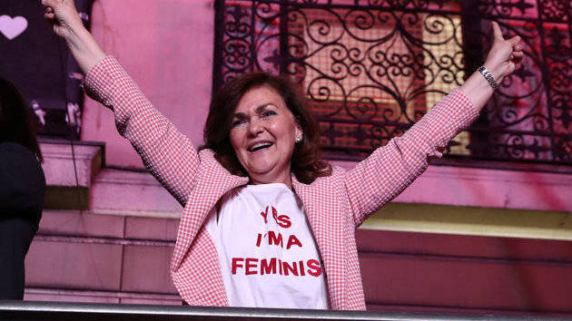 Calvo, con una camiseta feminista, en Ferraz la noche del domingo