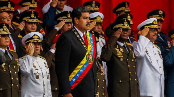 Maduro, en vilo ante los próximos pasos de los generales.