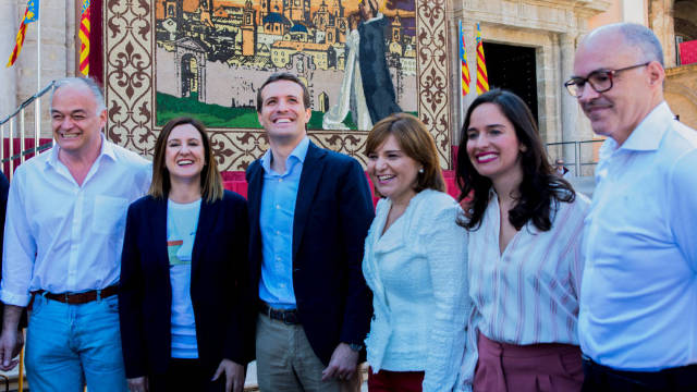 González Pons, María José Catalá, Casado, Bonig, la diputada Belén Hoyo y el senador Fernando de Rosa.