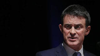 Valls ofrece sus votos a la desesperada a Colau para que no haya alcalde separatista
