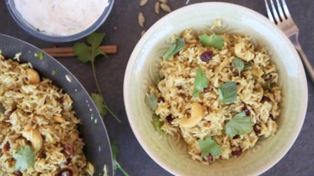 ¡Receta!: Arroz indio con salsa de yogur y menta