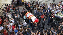 El colaborador de Telecinco, totalmente roto en el funeral de José Antonio Reyes