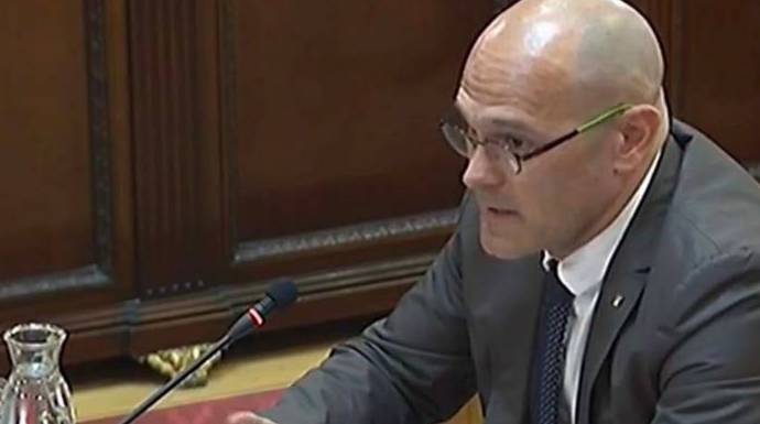 Romeva le ha dicho al juez que en el banquillo no esta solo, hay 2 millones de catalanes.