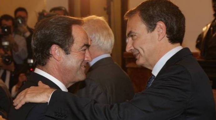 Bono y Zapatero, dos visiones opuestas de lo que Sánchez debe hacer.