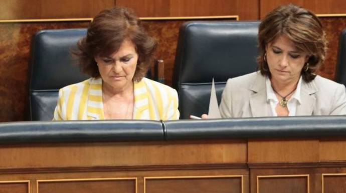 Las ministras Calvo y Delgado, de naufragio en naufragio en el "caso Franco".