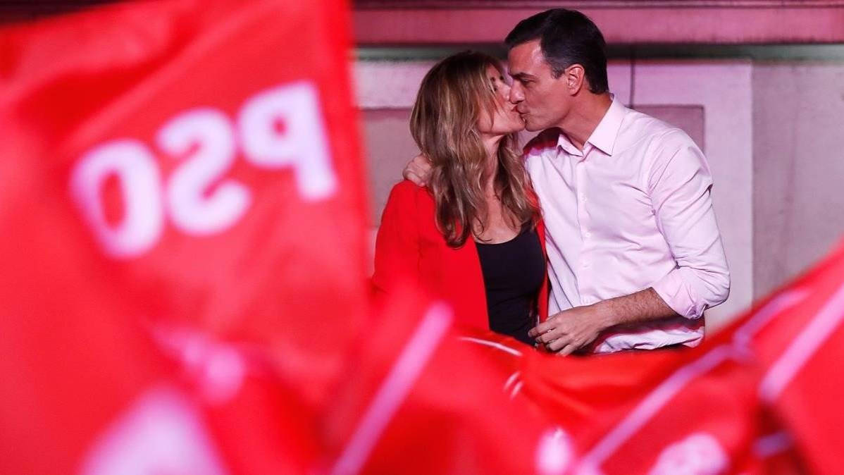 Begoña Gómez y Pedro Sánchez el día de las Elecciones Generales del 28 de abril.