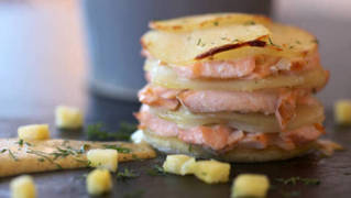 ¡Receta!: Milhojas de salmón con crema de mostaza y eneldo