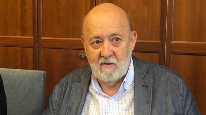 El responsable del CIS, José Félix Tezanos, este lunes en los Cursos de Verano de la UMYP de Santander.