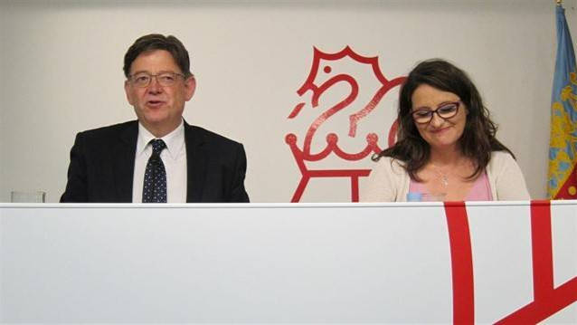 Mónica Oltra y Ximo Puig en un pleno del Consell