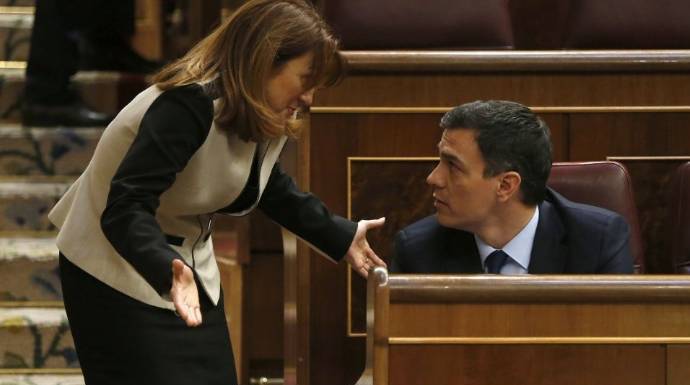 Soraya Rodríguez, la pasada legislatura gesticulando ante Pedro Sánchez.